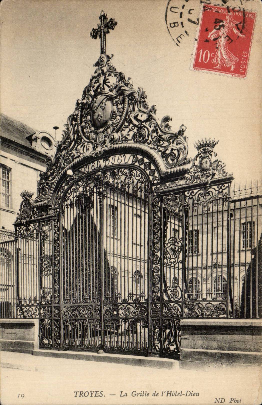 CPA Troyes the grid of the hotel God