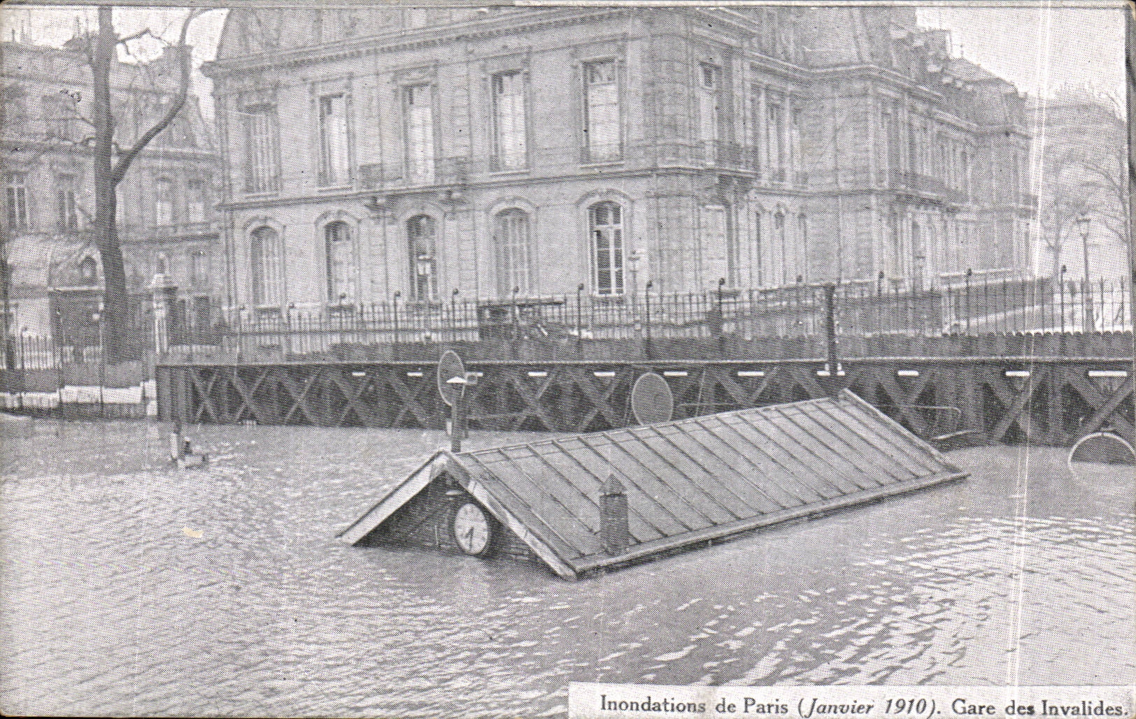 CPA Paris Inondations January 1910 Raw of the Seine Parks Invalides