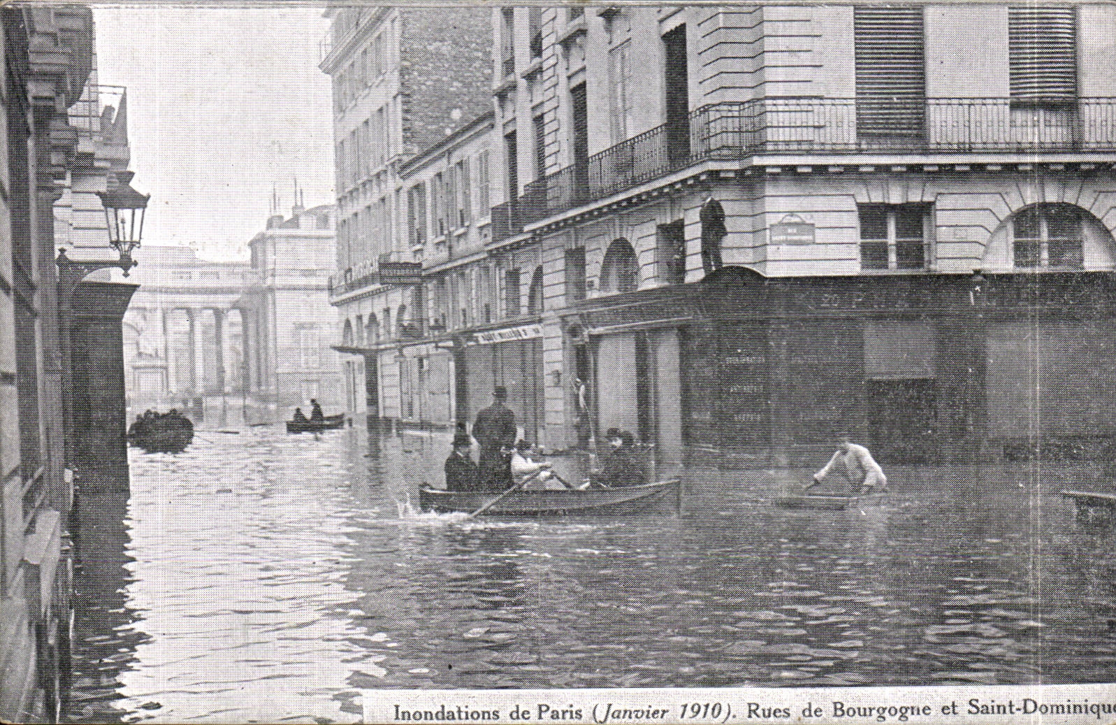 CPA Paris Floods January 1910 Street of Burgundy and Saint Dominique