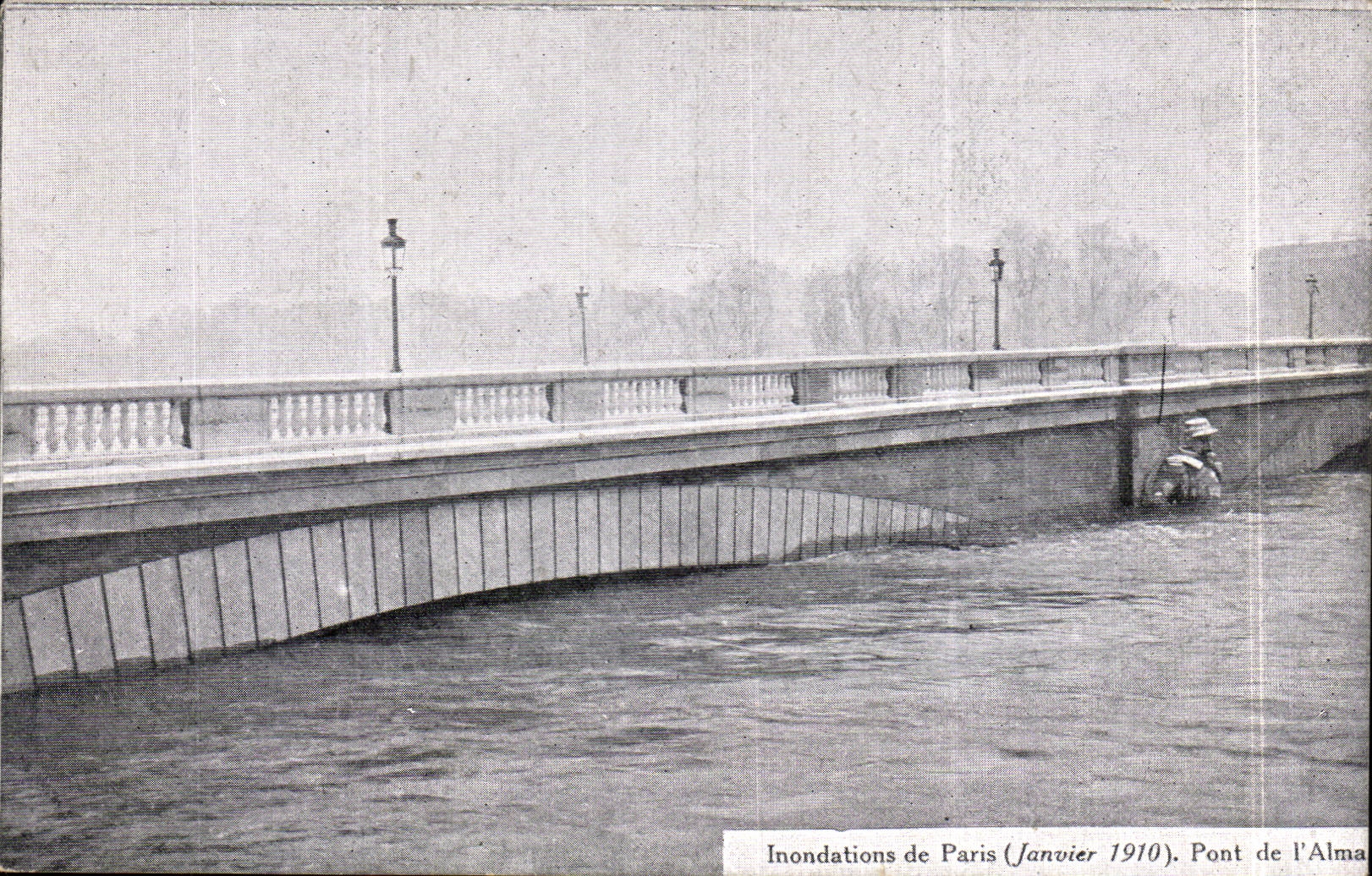 CPA Paris Floods January 1910 Bridge of Alma