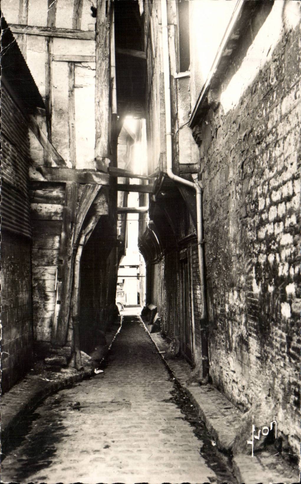 Troyes CPA Street of the cats