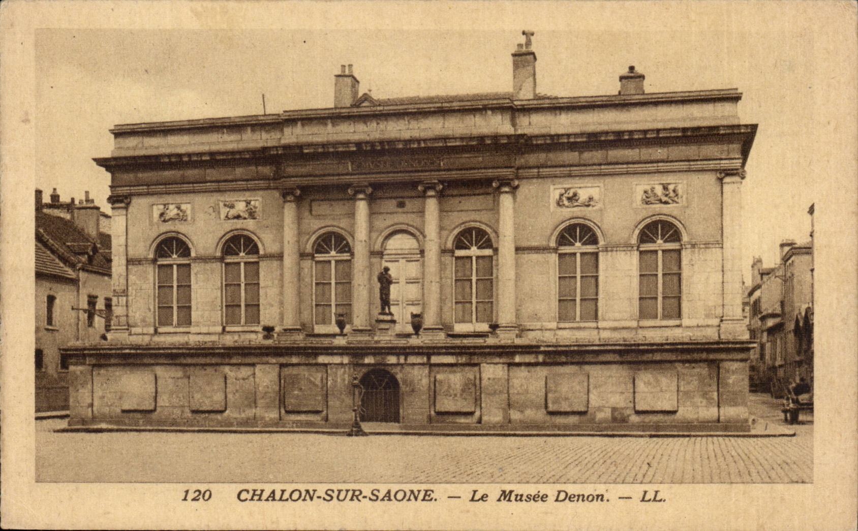 CPA Chalon sur Saone Le musee Denon