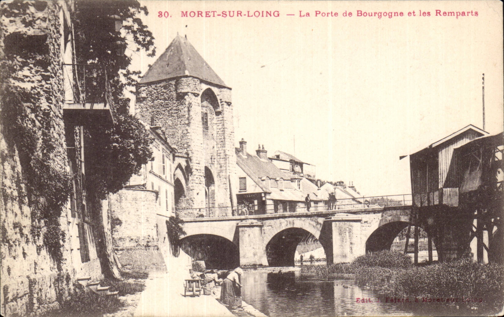 CPA Moret sur Loing La porte de Bourgogne et les remparts