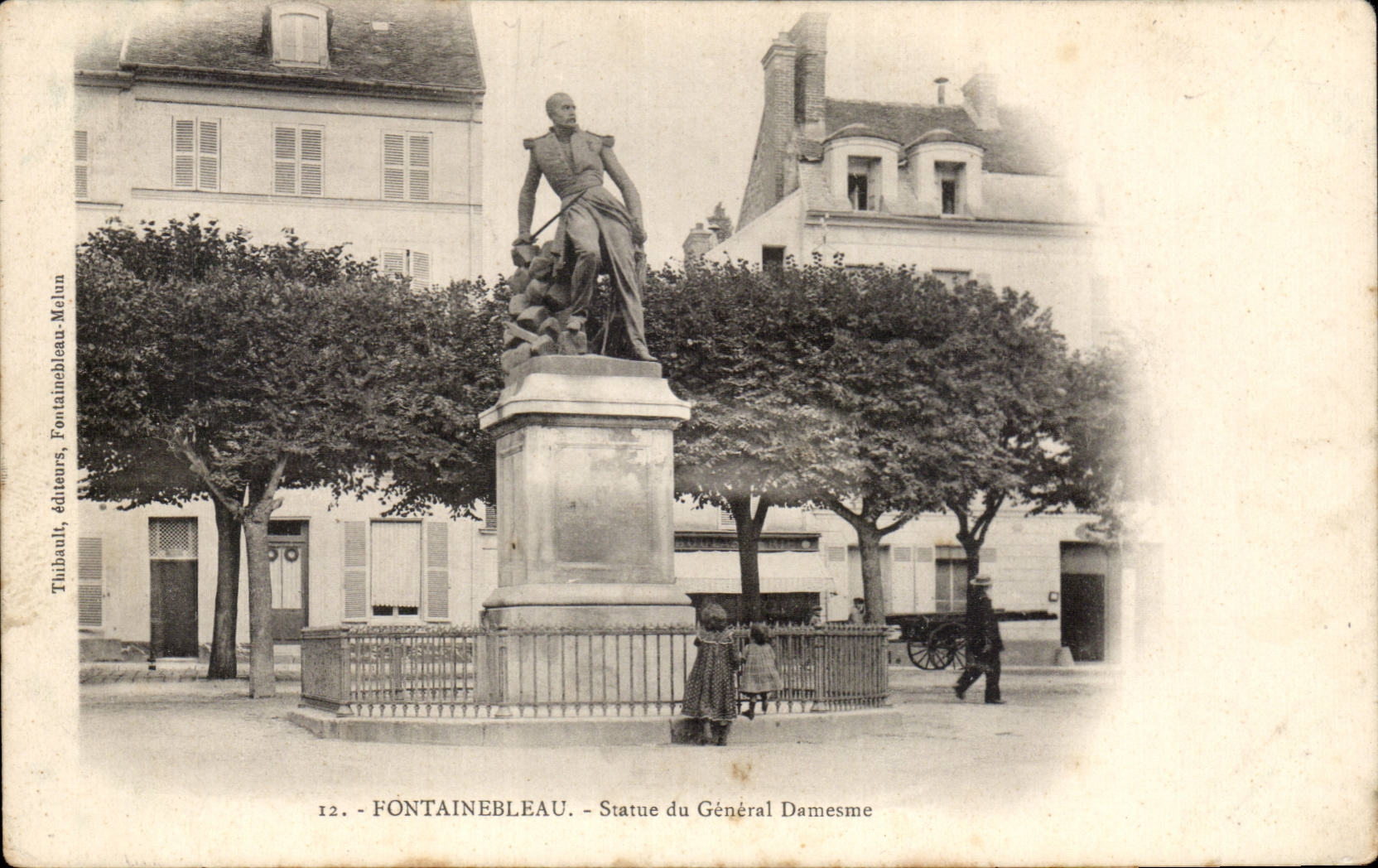 CPA Fontainebleau Statue of general Damesne
