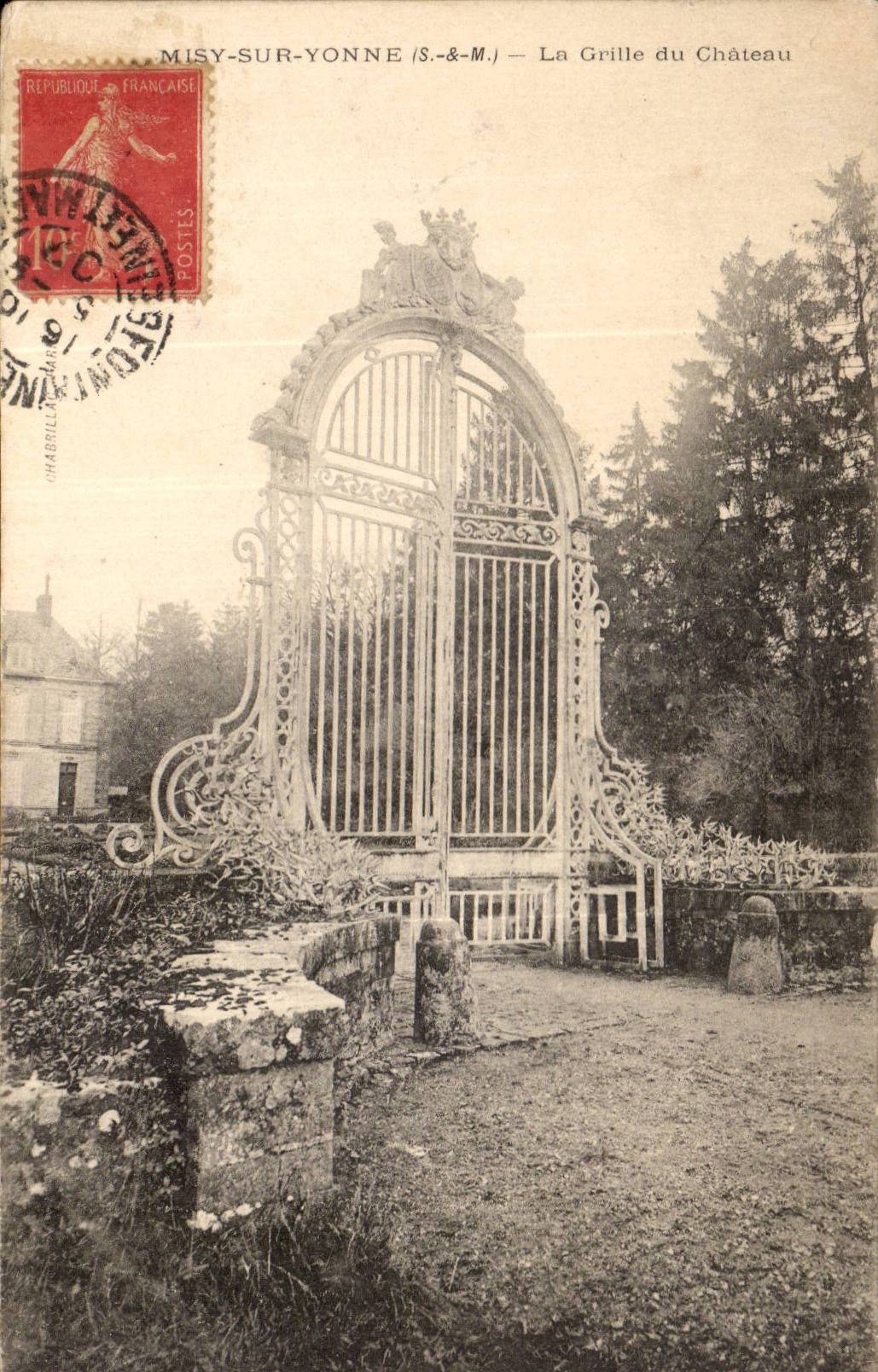 CPA Misy on Yonne the grid of the castle