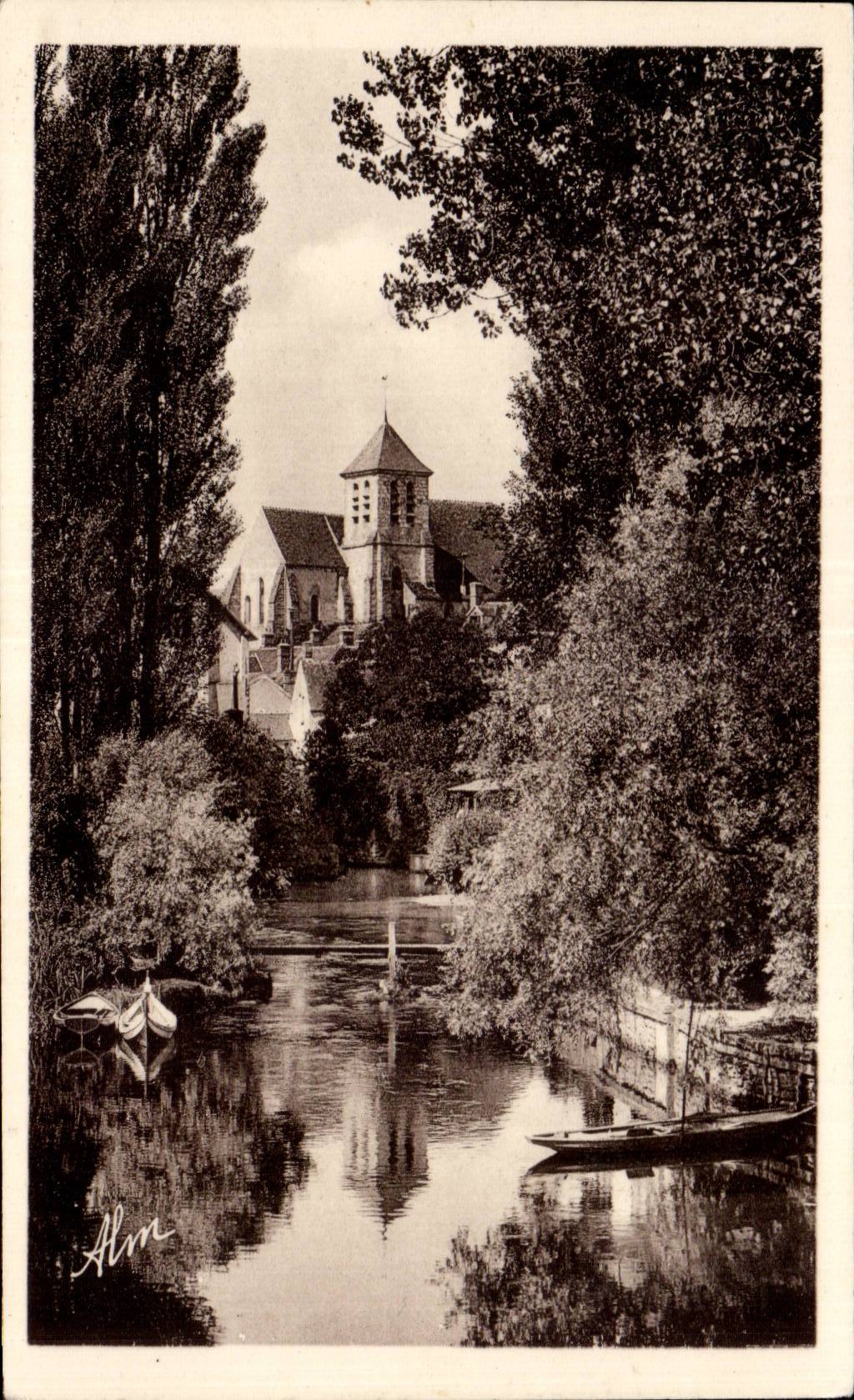CPA Montigny on Loing Loing and the church