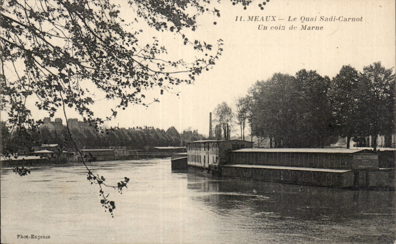 CPA Meaux the quay Sadi Carnot a corner of the Marne