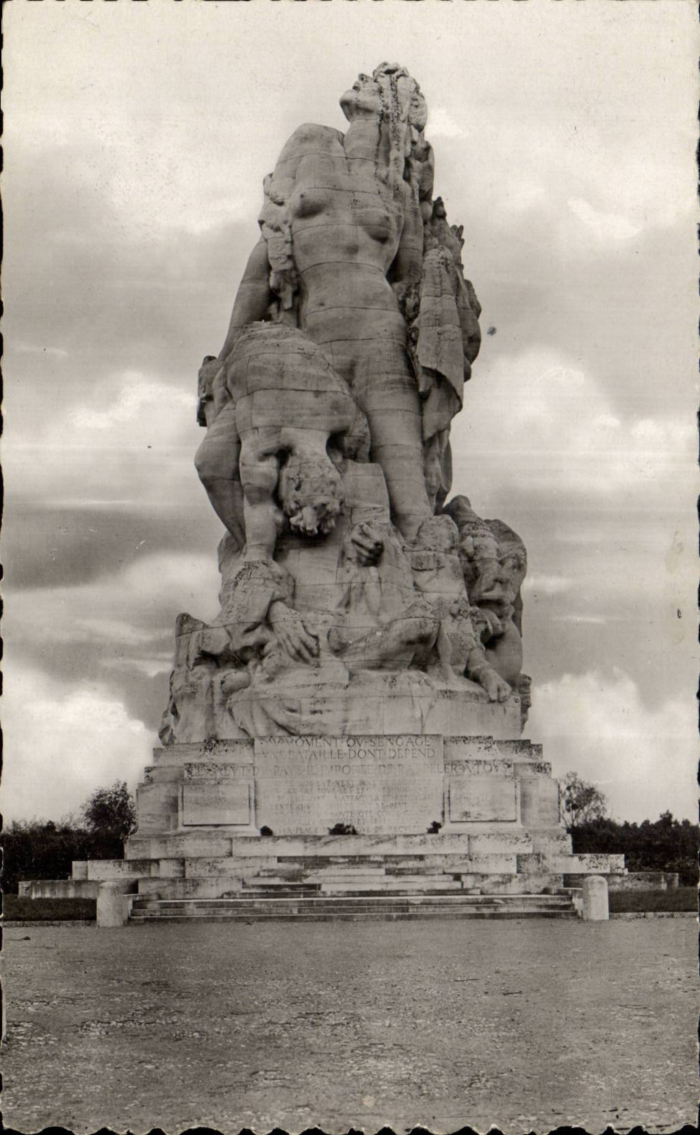 CPA Meaux Monument of Varreddes