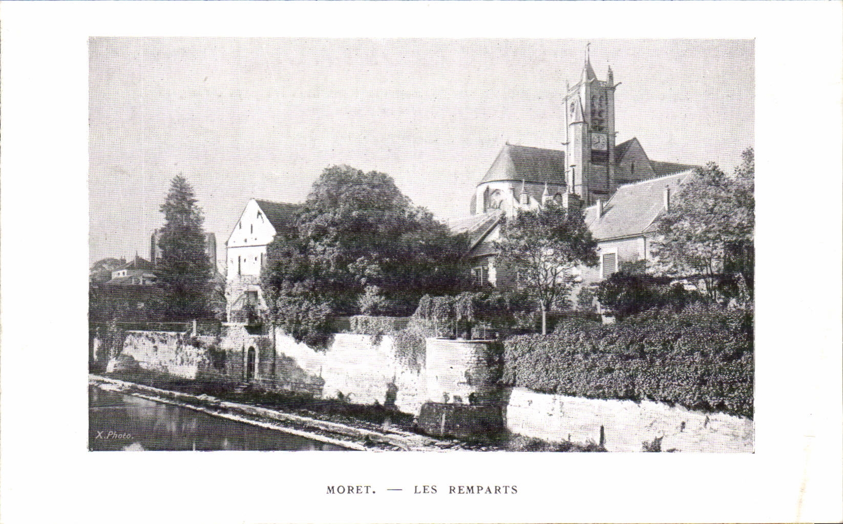 Moret sur Loing CPA Les remparts