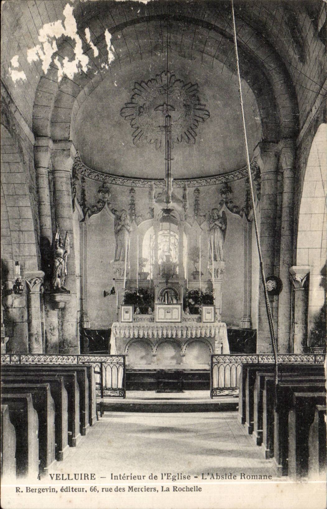 CPA InnenVelluire von der Kirche der Romance Apse