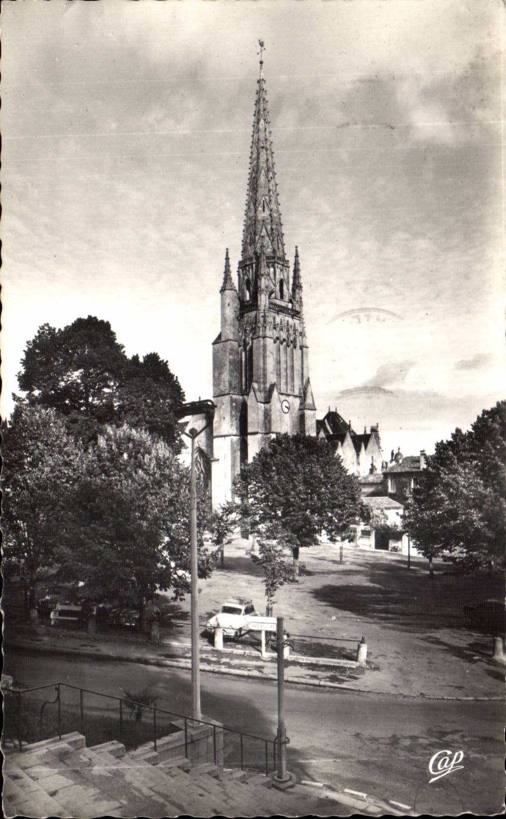 CPSM Fontenay the Count the church