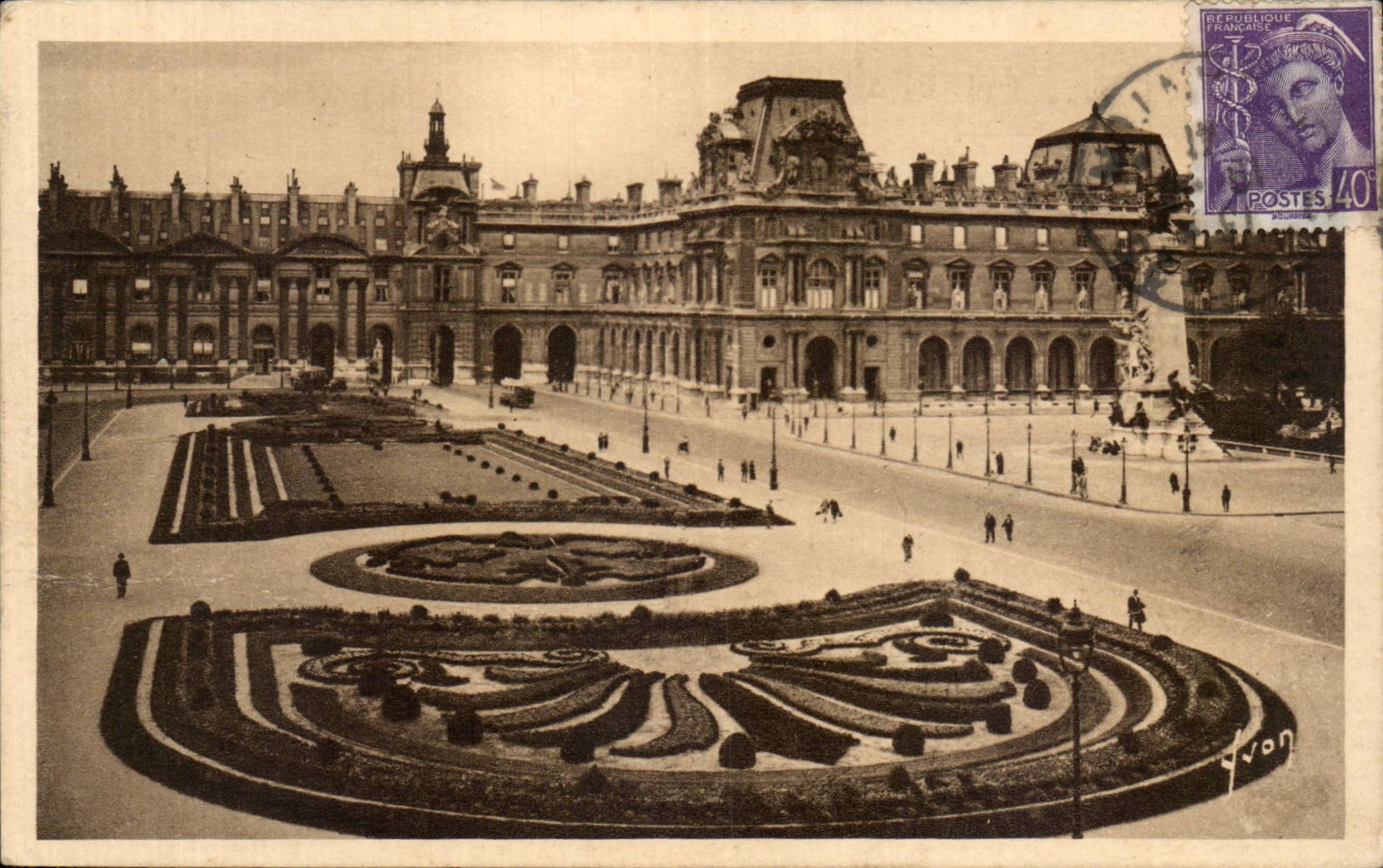 CPA Paris Carrousel Monument de Gambetta Le Louvre
