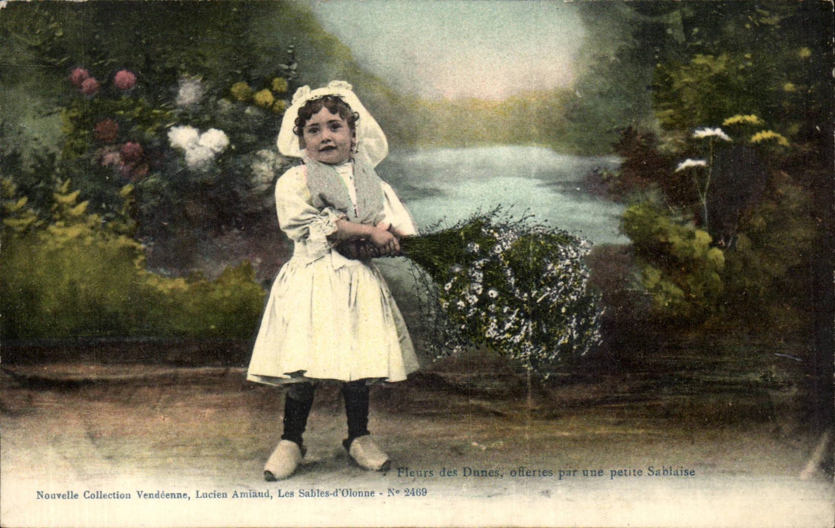 CPA Blumen der Dunen boten durch kleines ein sablaise Folklore-Kostum an