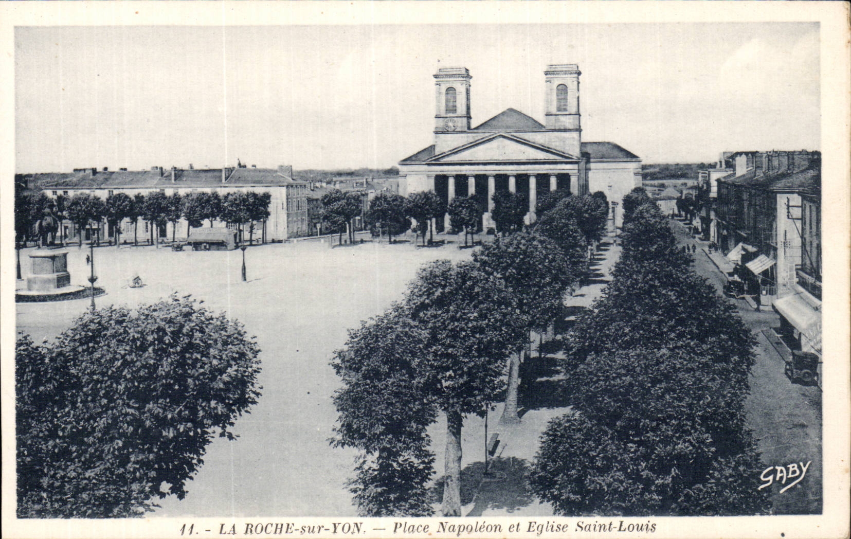 CPA der Felsen auf Yon Platzen Napoleon und Eglise St Louis