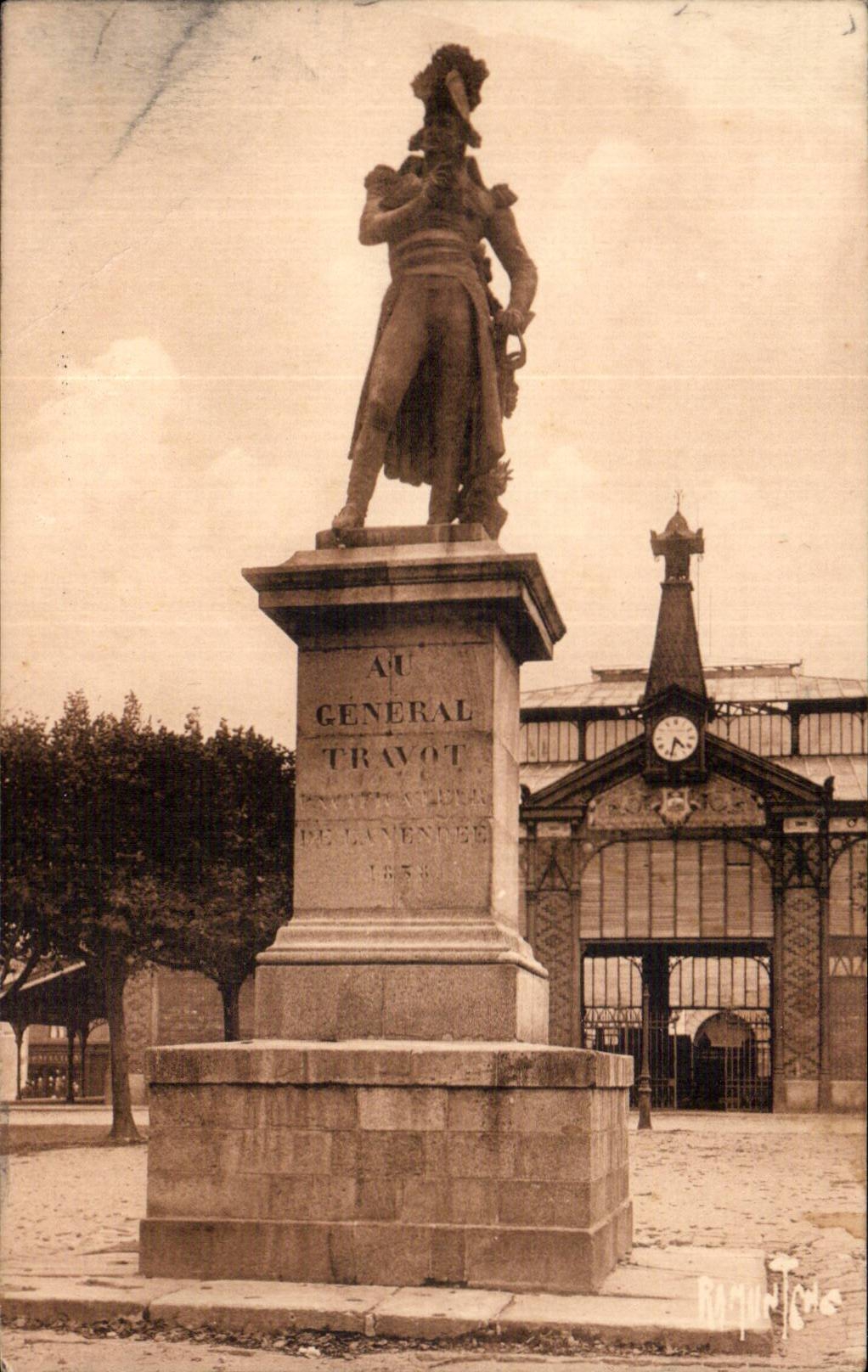 CPA der Felsen auf Yon Denkmal in allgemeinem beschwichtigendem Travot des Vendee