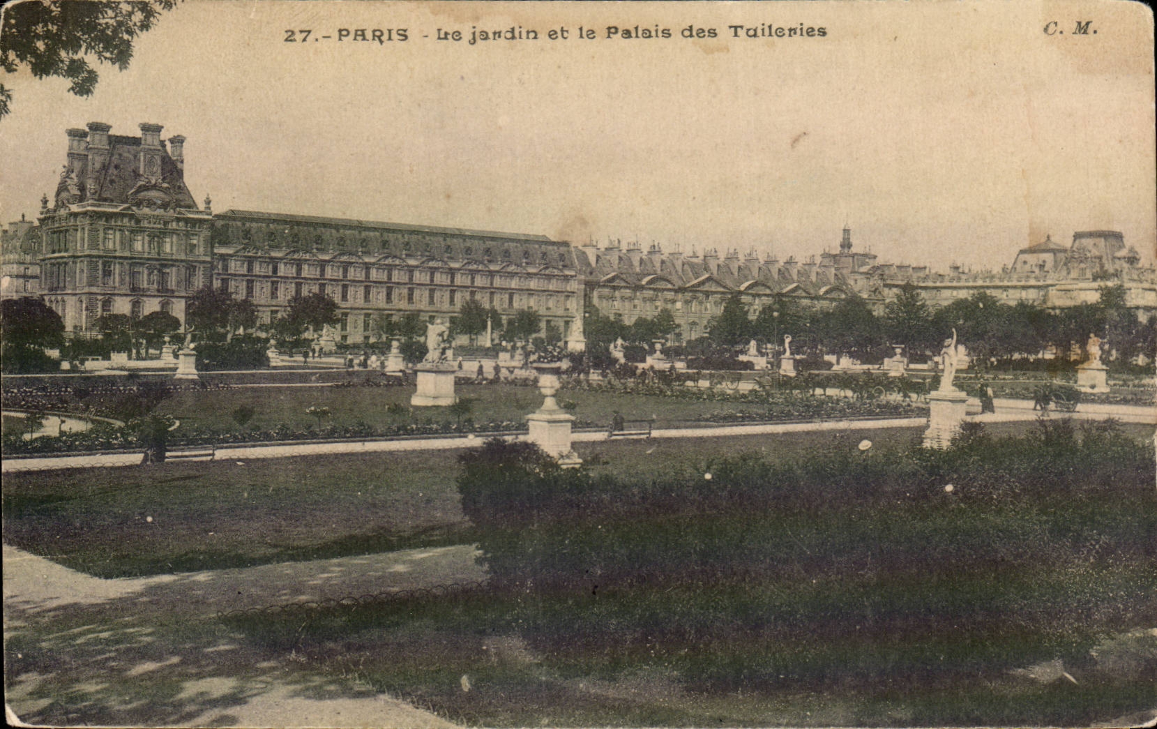 Paris CPA Le jardin et le palais des Tuileries