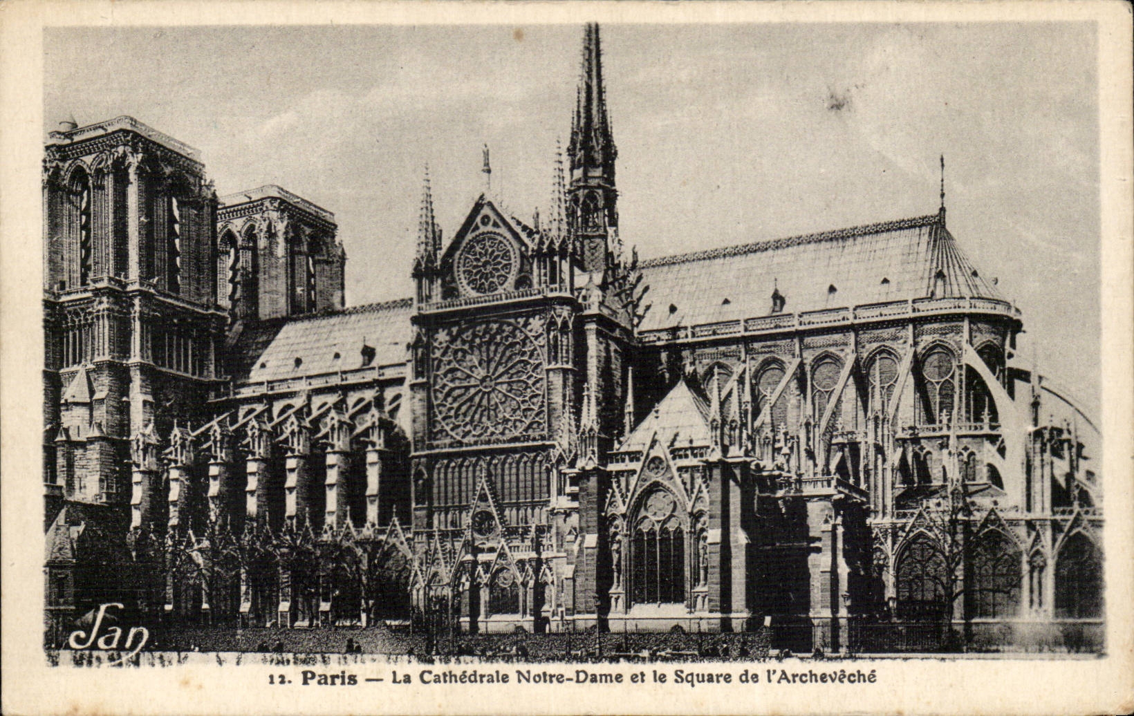 CPA Paris La cathedrale Notre Dame et le square de l'archeveche