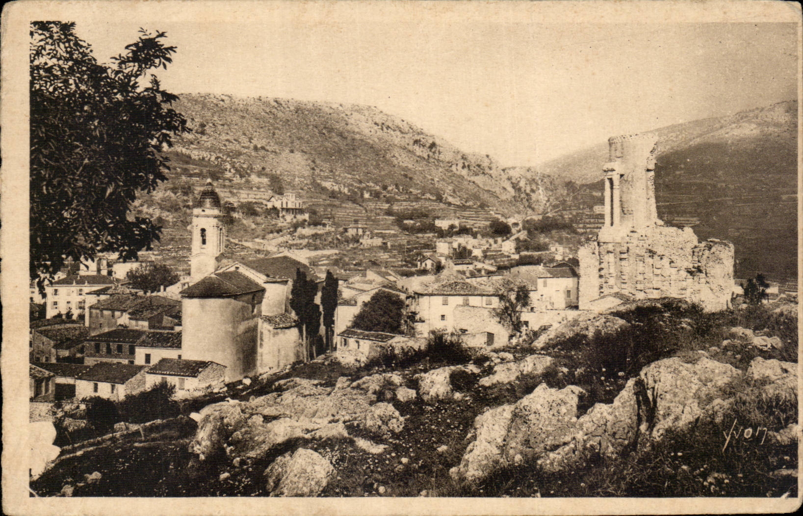 CPA La Turbie View and trophy of Auguste