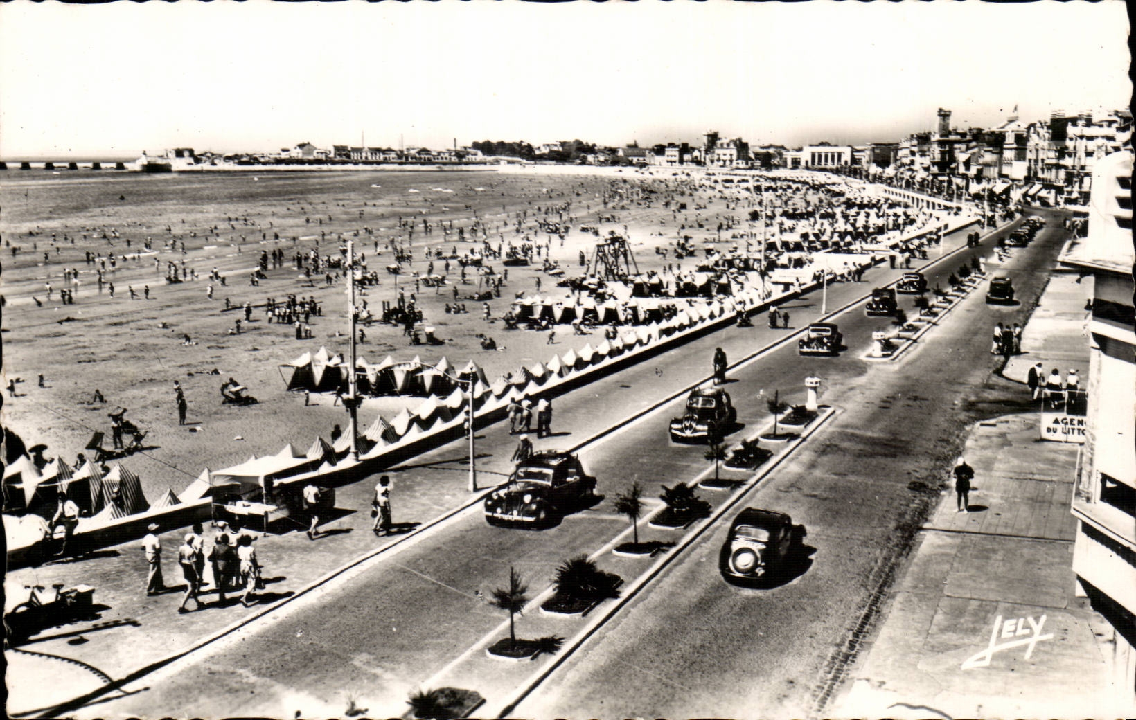 CPSM Sands of olonne the beach