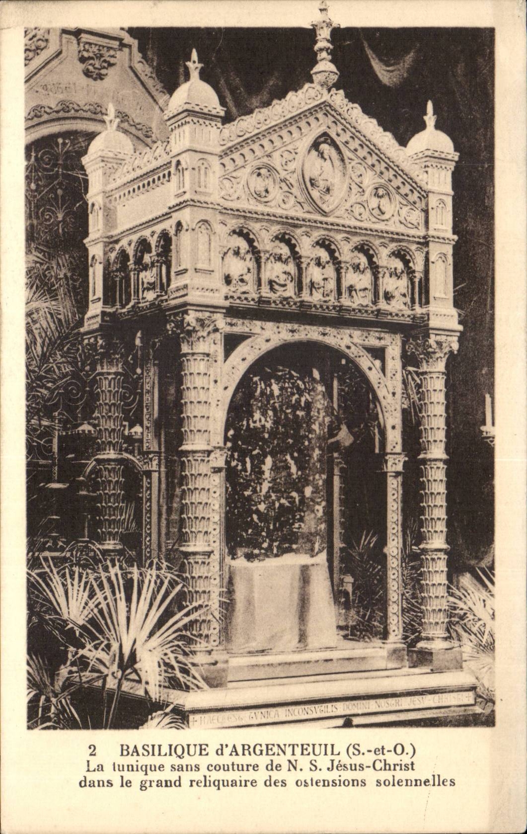 CPA Basilica of Argenteuil the tunic without ND seam Jesus Christ in large the reliquary of the solemn ostensions