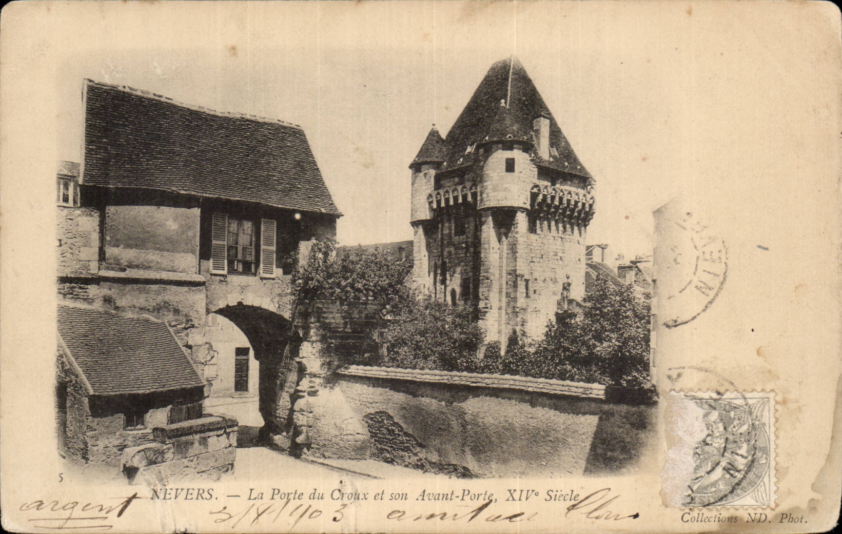 CPA Nevers die Tur von Croux und sein vor Tur