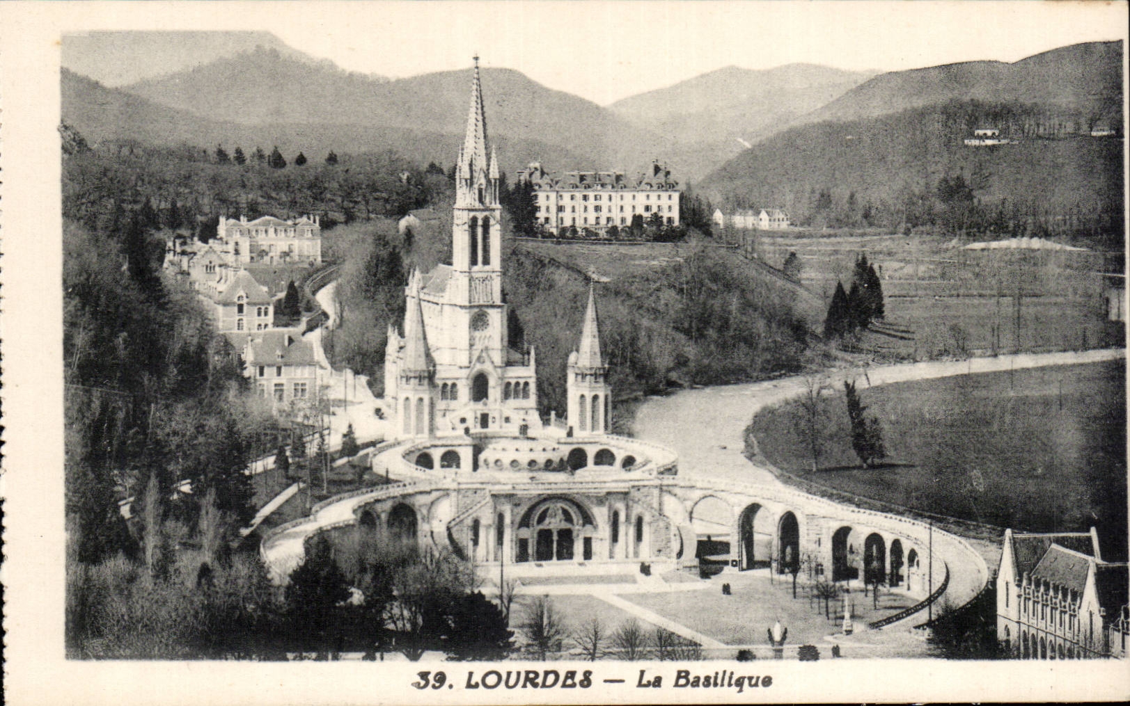 CPA Lourdes the basilica