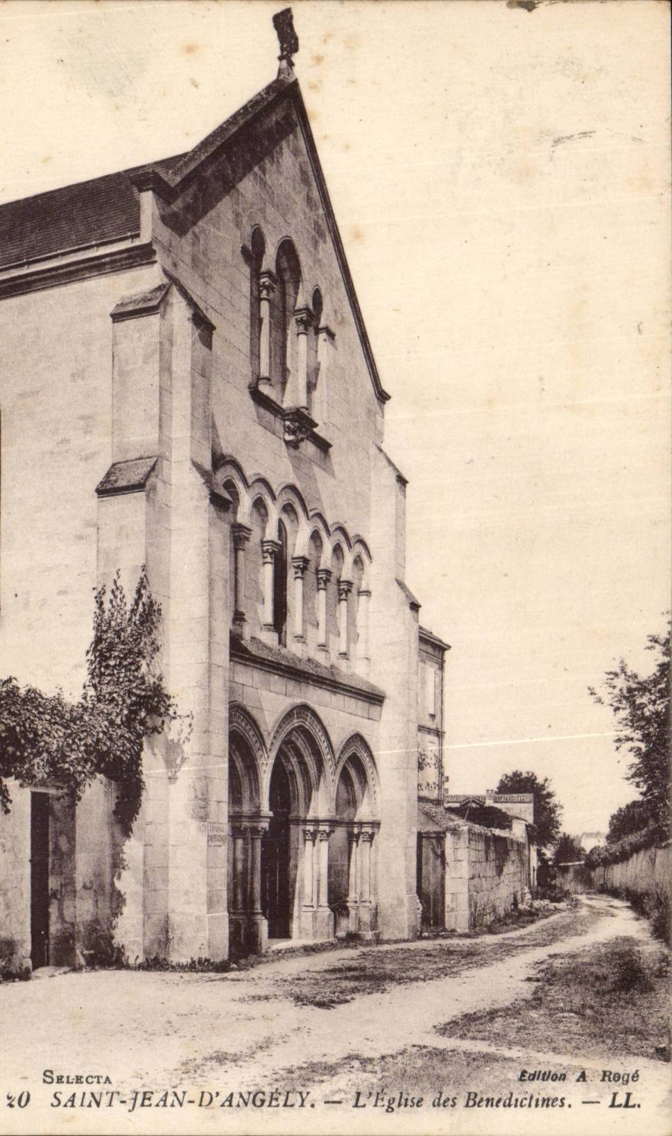 CPA Saint Jean of angely the church of the Benedictines