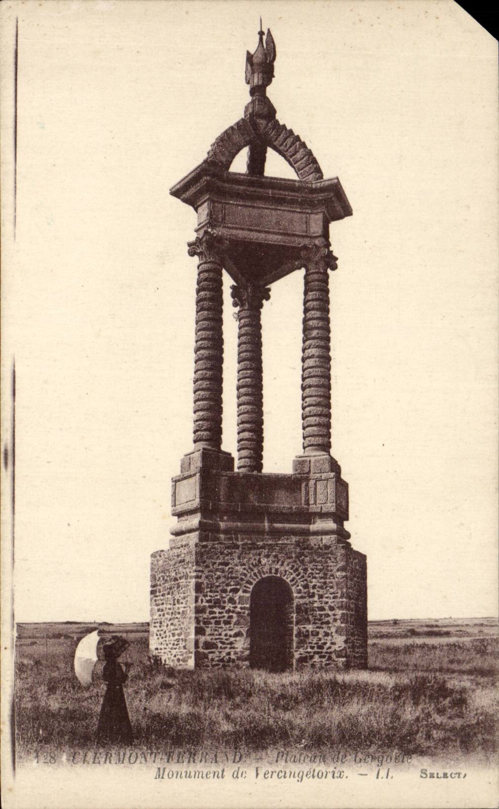 CPA Clermont Ferrand Plateai de Gergovie Monument of Vercingetorix