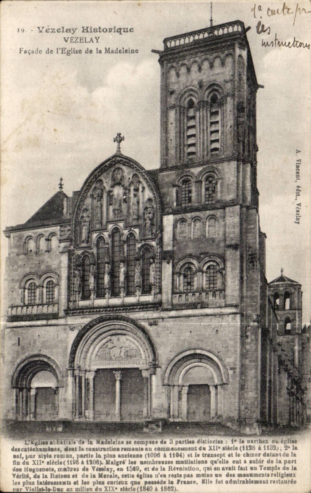 CPA Vezelay Frontage of the church of the madeleine