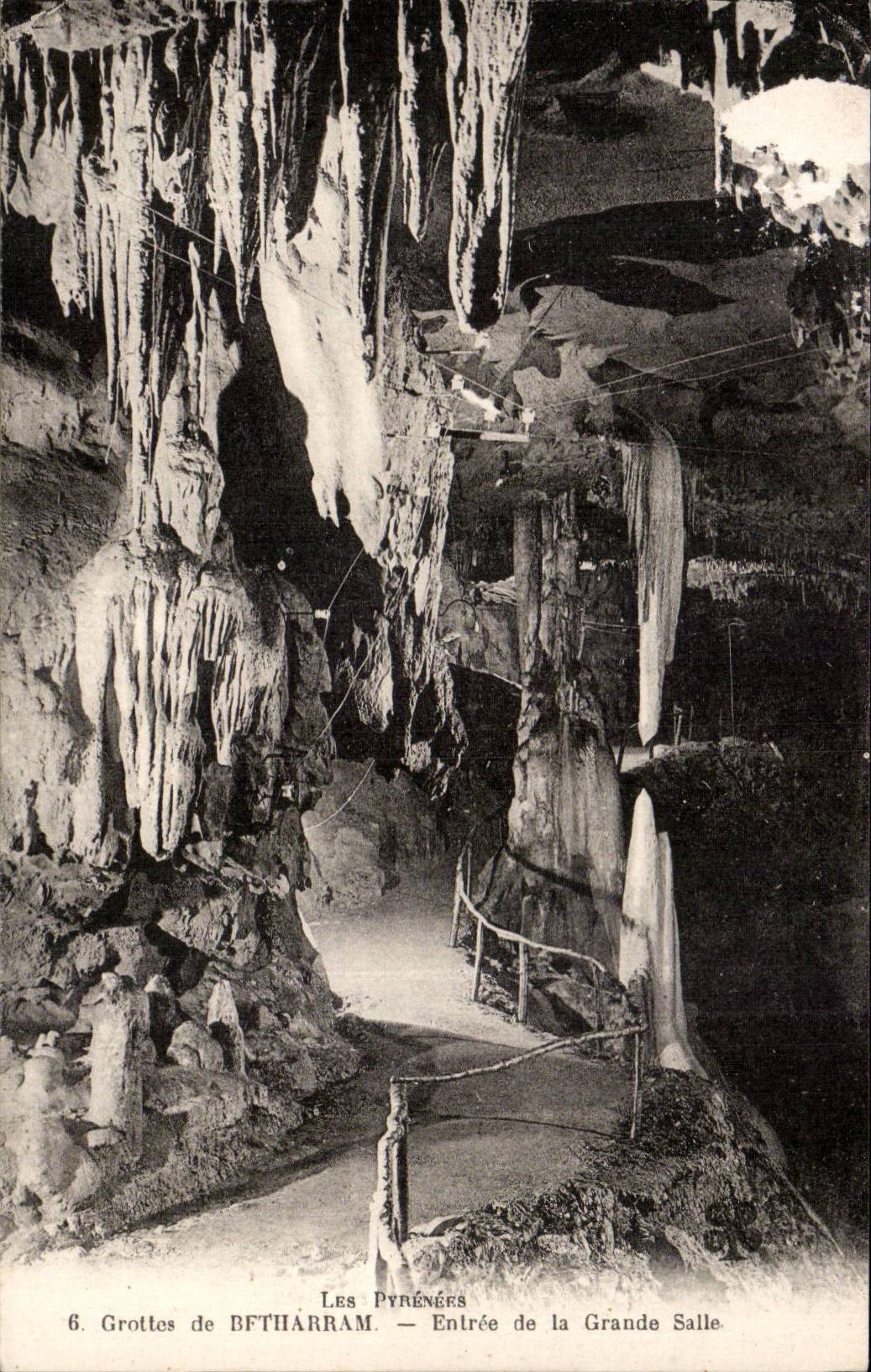 CPA Caves of Betharram Entrance of the large room
