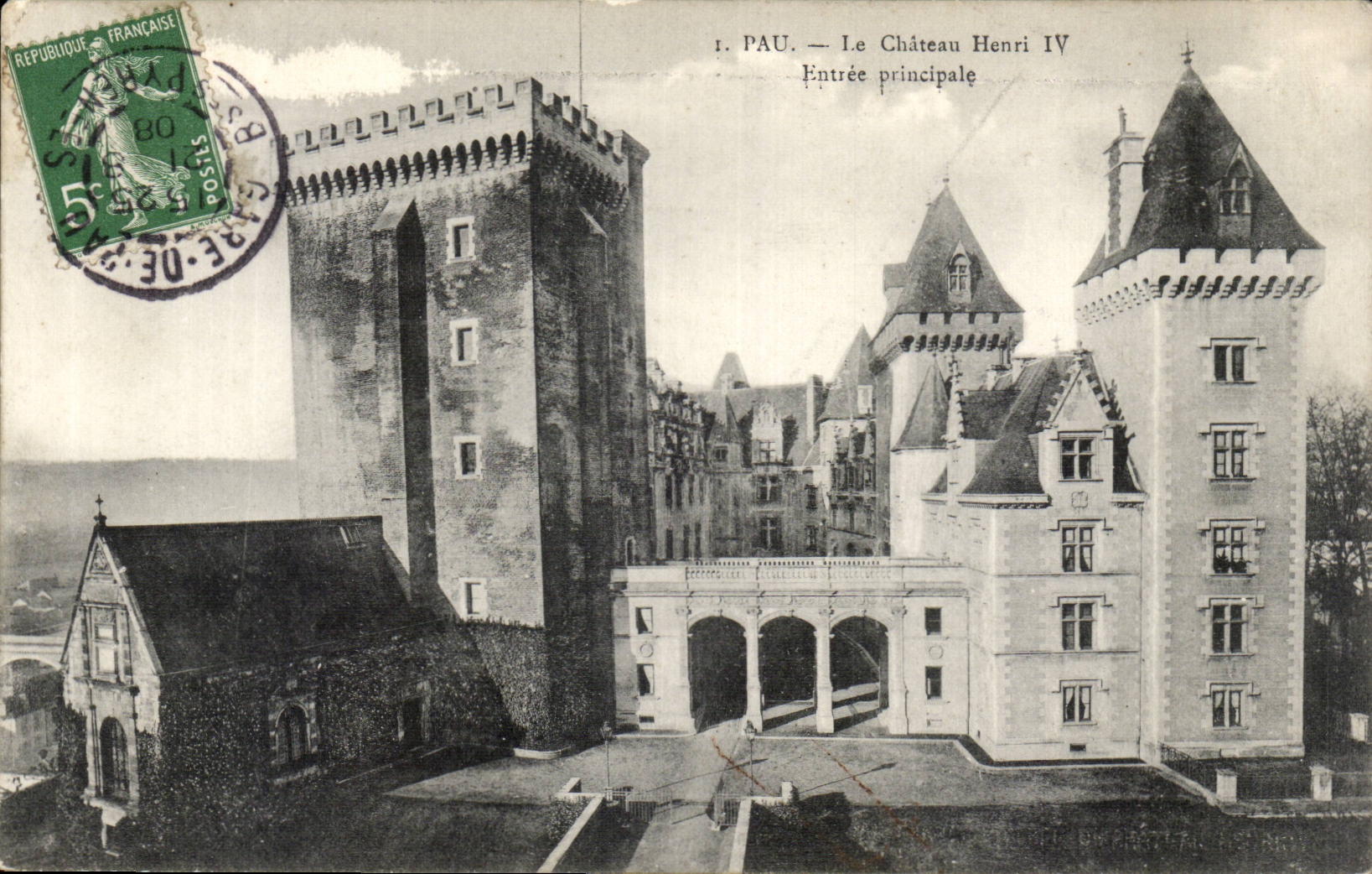 Pau CPA the castle Henri IV Main entrance