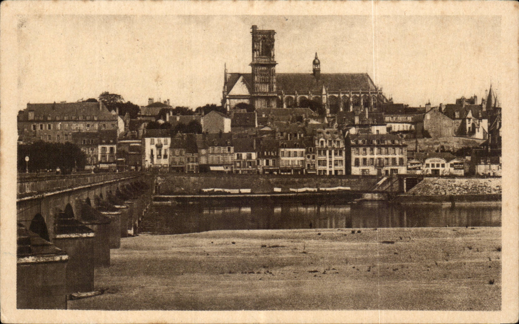 CPA Nevers View and the cathedral St Cyr