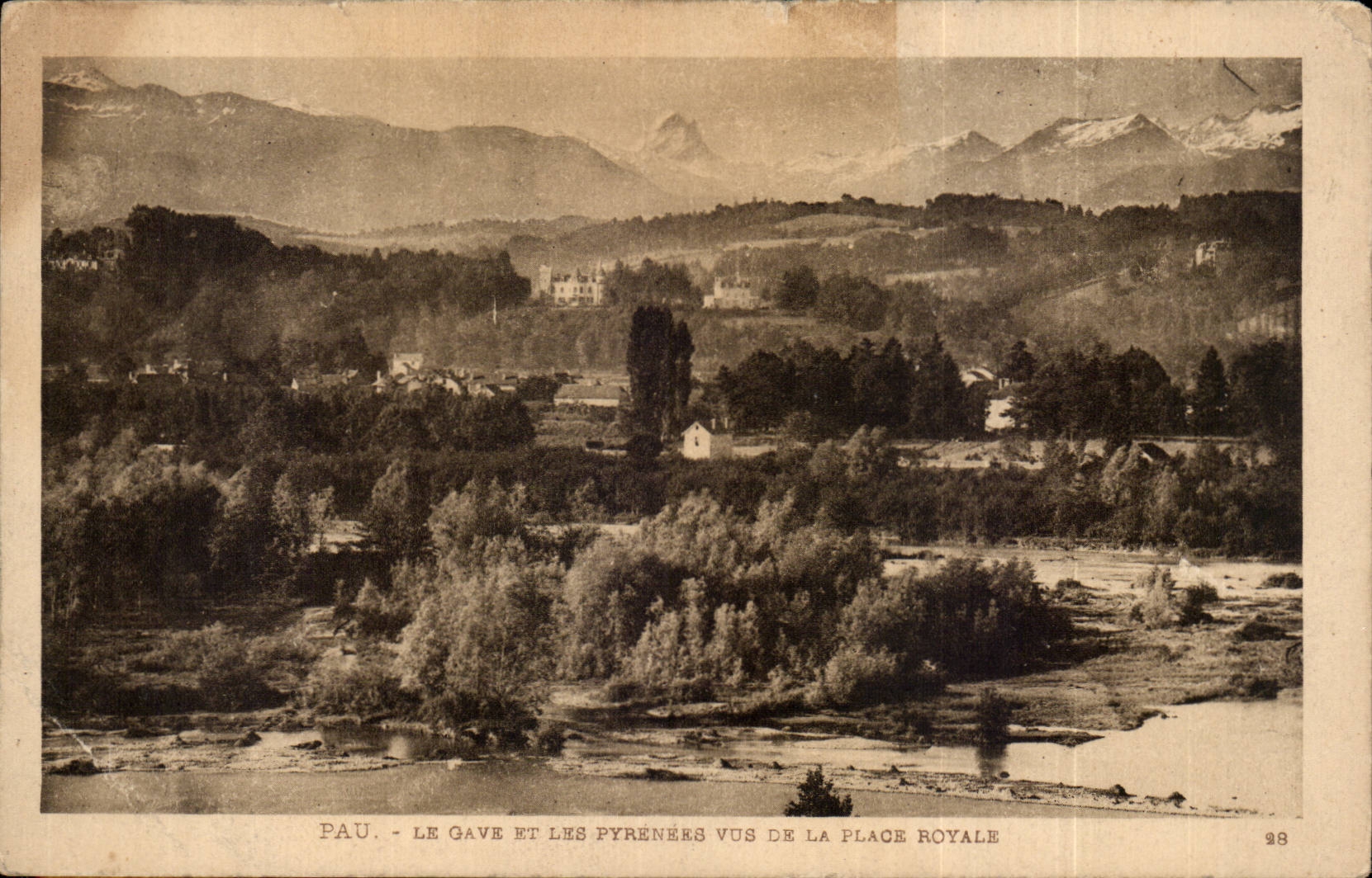 CPA Pau Gave and the Pyrenees seen of the Royal place