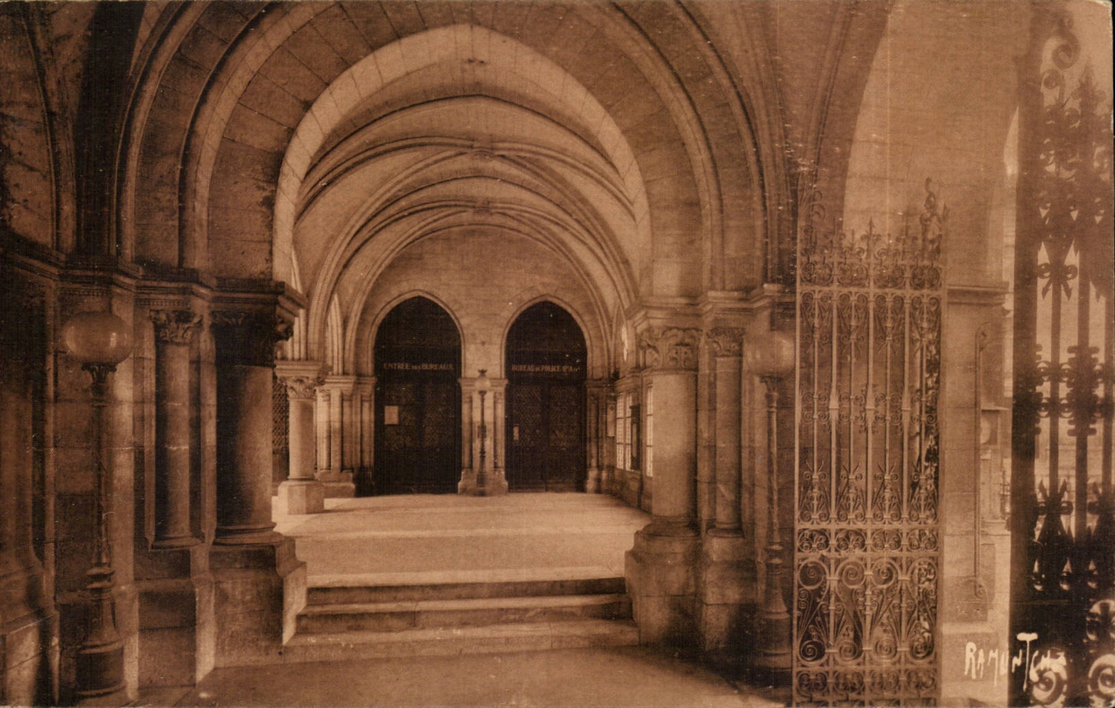 CPA Hotel de ville d'angouleme