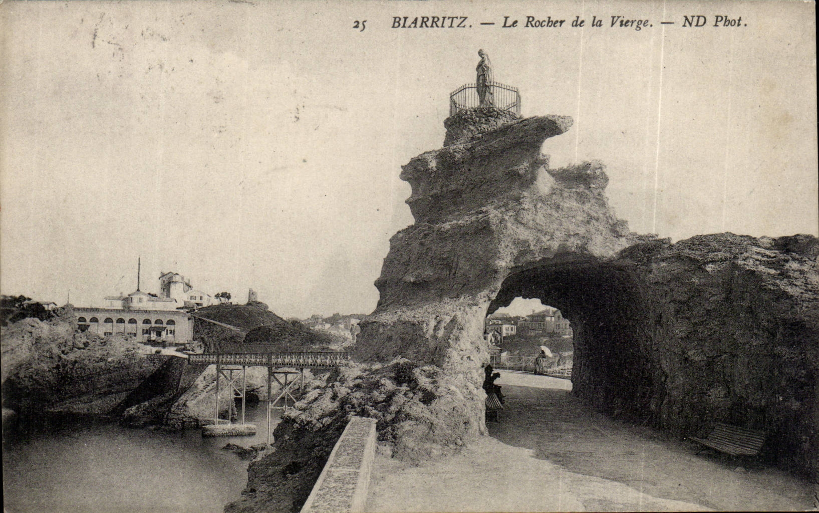 CPA Biarritz Le rocher de la vierge