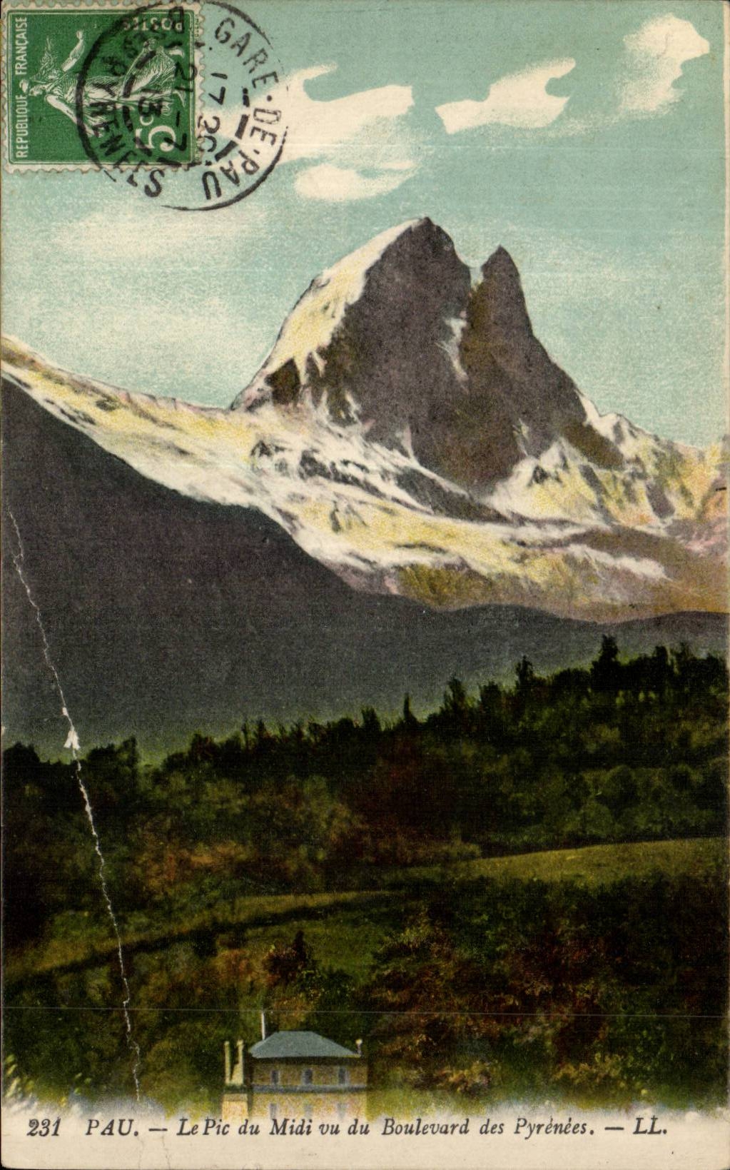 CPA Pau the peak of the South seen of the boulevard of the Pyrenees