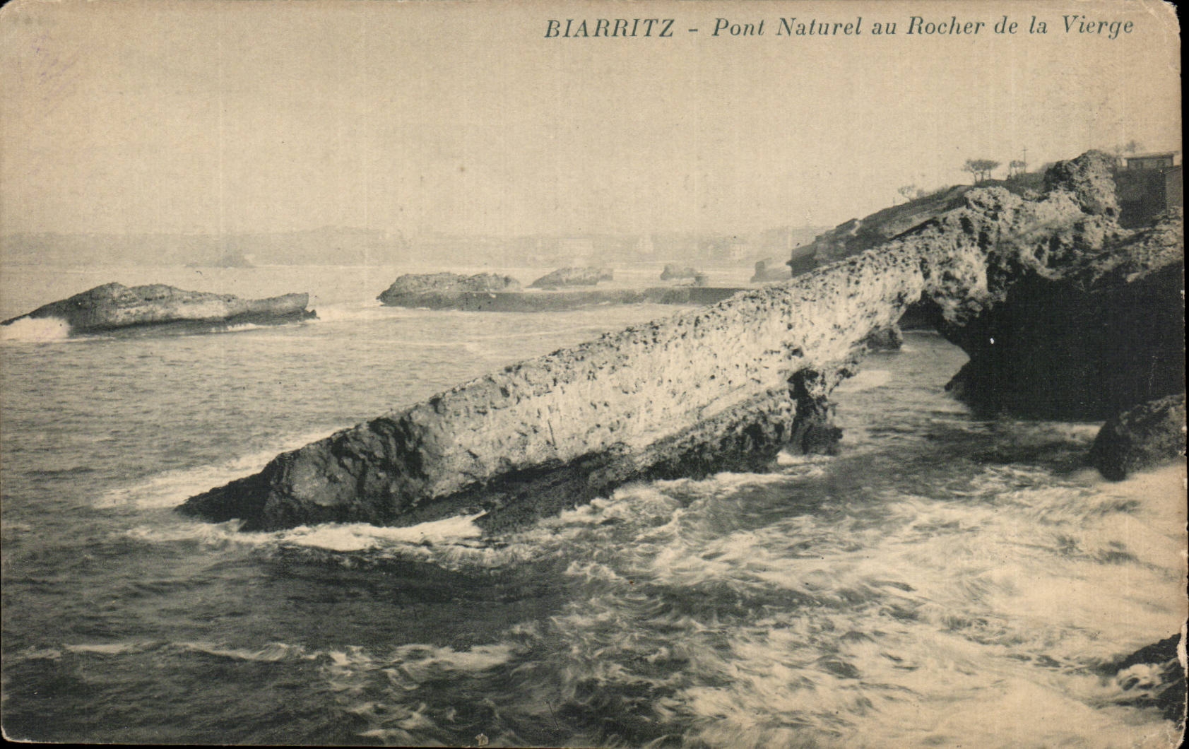 CPA Biarritz Pont naturel au rocher de la vierge