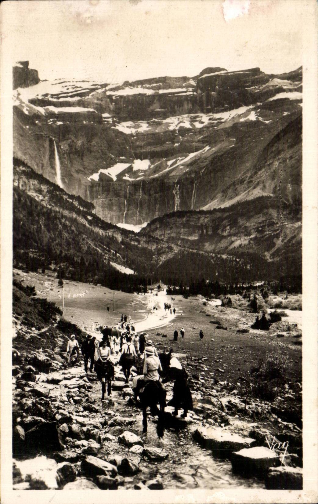 CPA Gavarnie the way of the circus to the plate of Prade