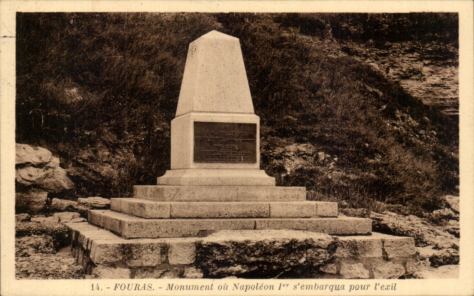 CPA Fouras Monument or Napoleon 1st embarked for the exile