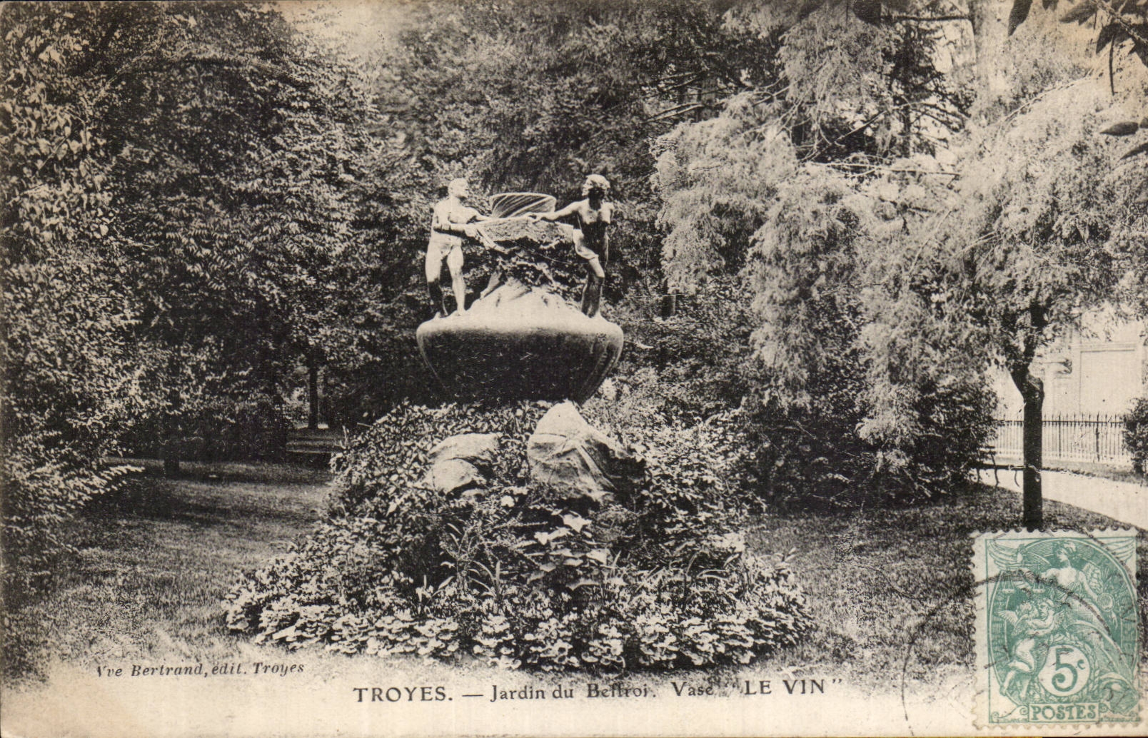 CPA Troyes Garden of the belfry Vase wine