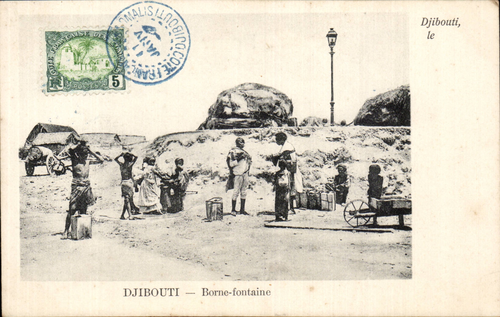 CPA Dimensions of Somalis Djibouti Borne fountain