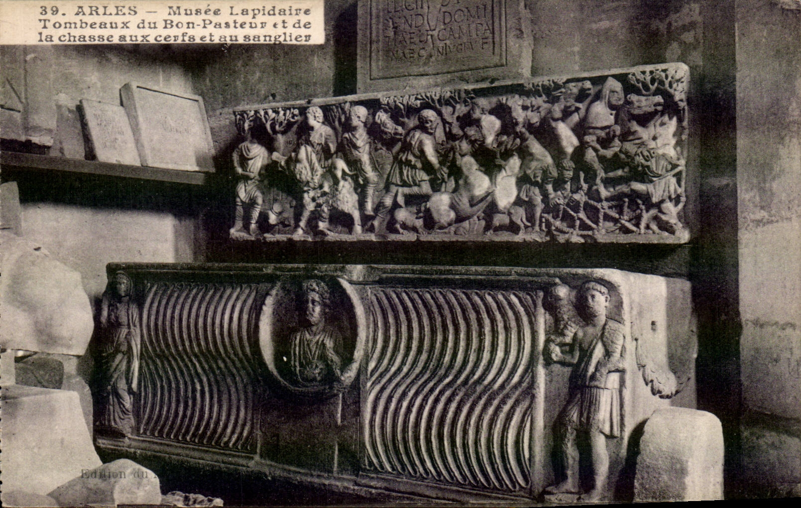 CPA kurze Arles Museums-Graber von gutem Pasteur und von Jagd fur die Hirsche und den wilden Eber