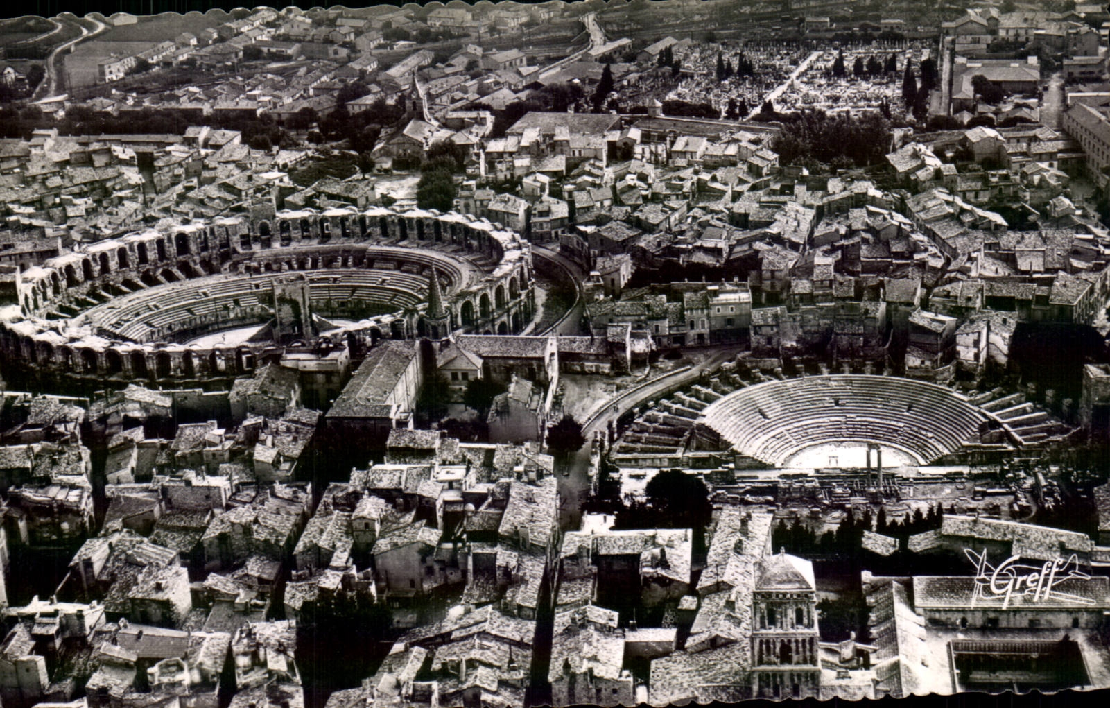 CPA Arles Seen air the arena and the ancient theater