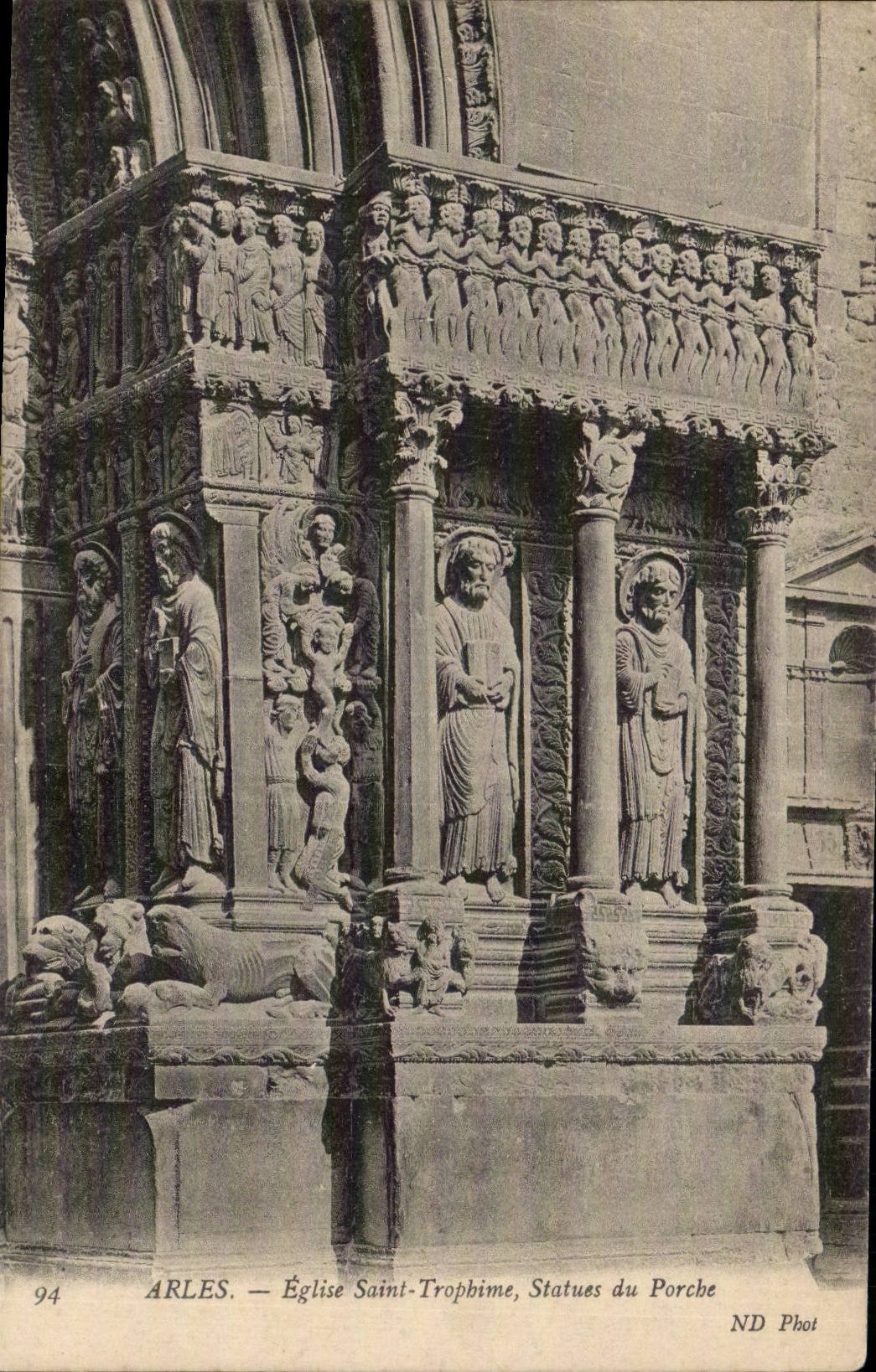 CPA Arles Church Saint Trophime Statues of the porch