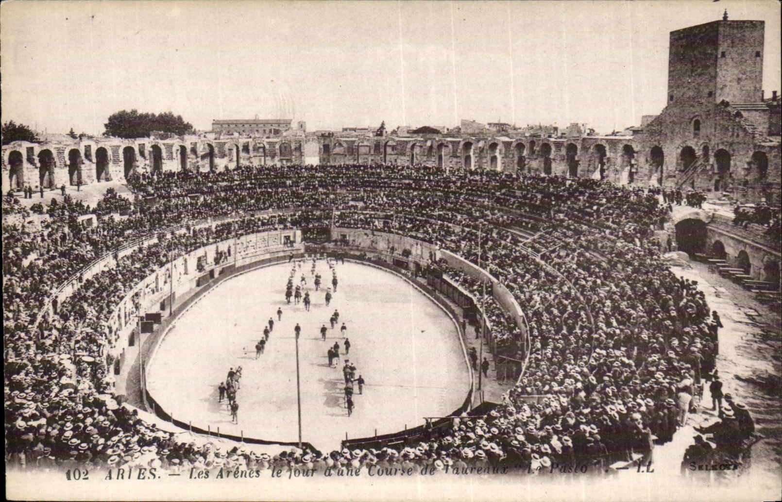 Arles CPA the arena the day of a race of tauteaux Toro