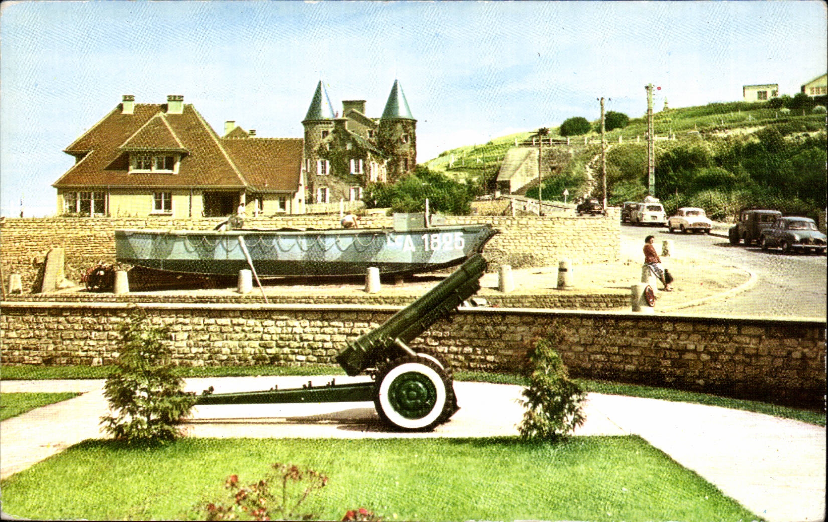Arromanches CPSM Canon et peniche de debarquement