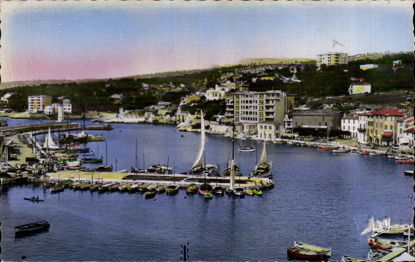 Cassis sur Mer CPSM a corner of the port
