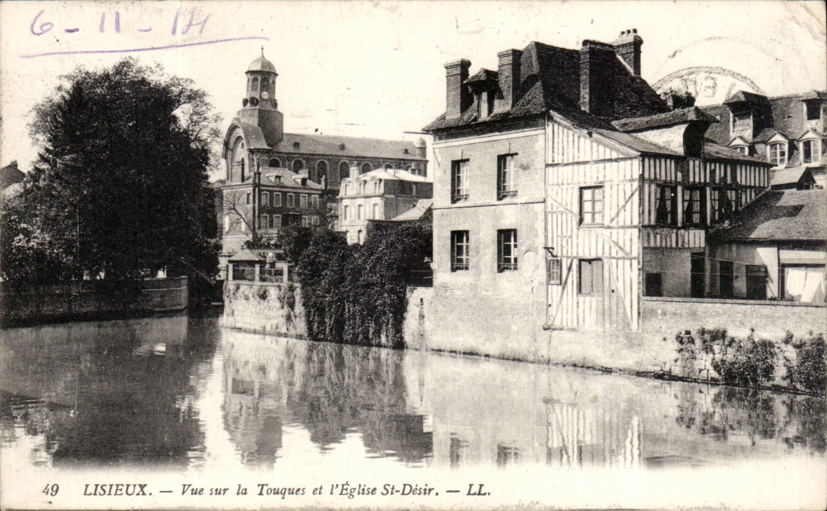 Lisieux CPA das auf die Trommeln gesehen werden und die Kirche Str wunschen