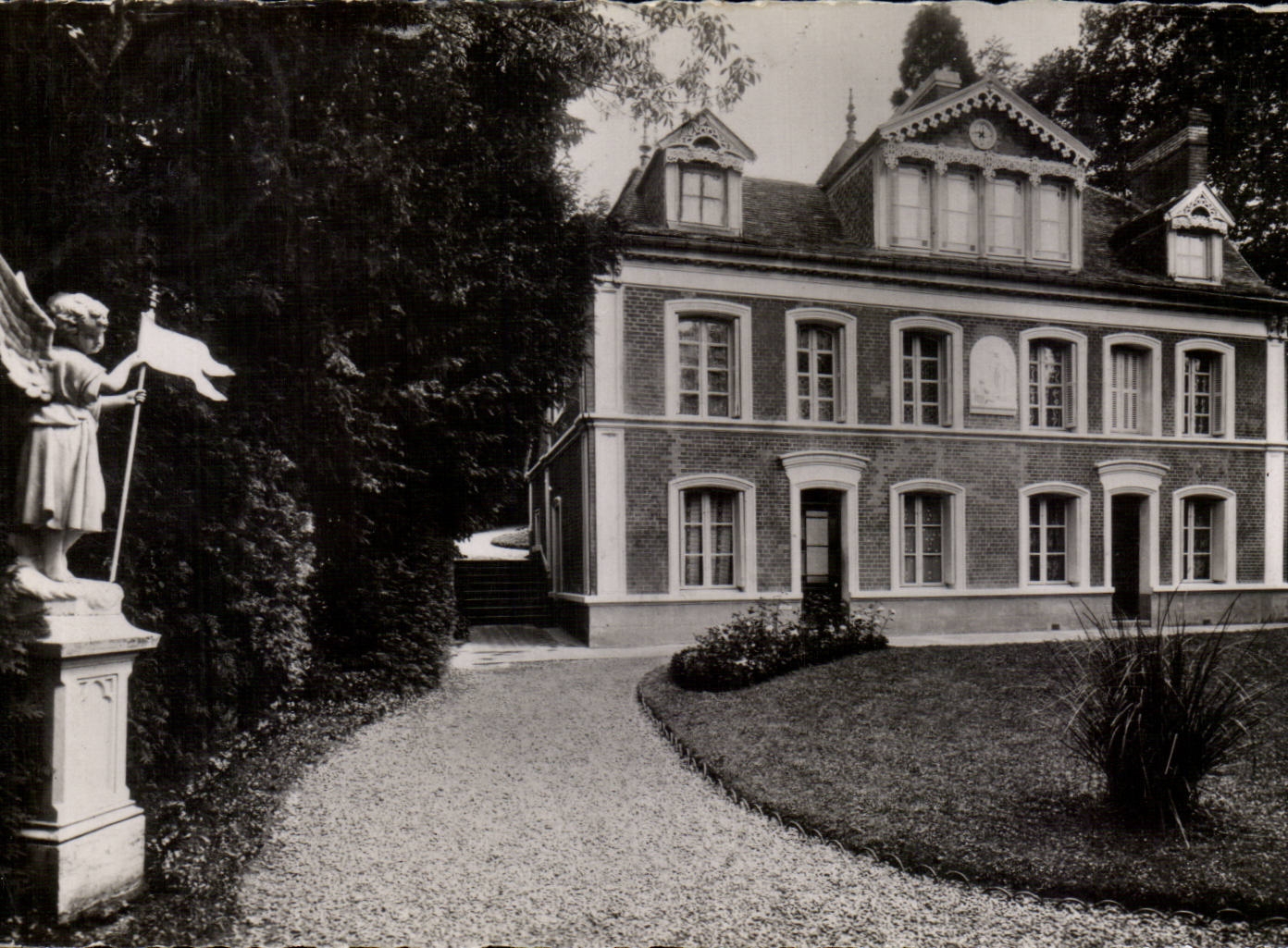 Lisieux CPA Buissonnets Front des Hereinkommens