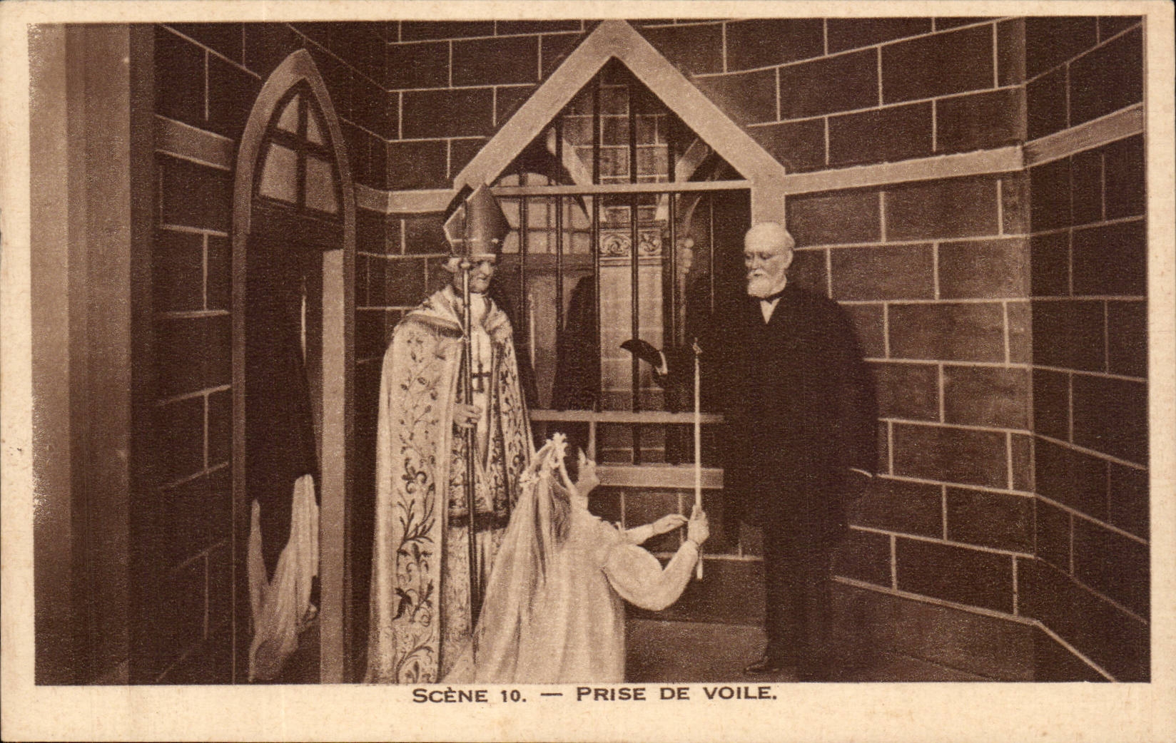 Lisieux CPA Diorama von Sainte Therese der Kind Jesus-Religion die den Schleier nimmt